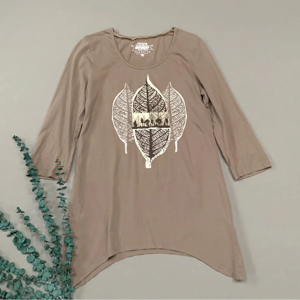 SAHALIE leaf print Saturday Market Tee shirt, M.